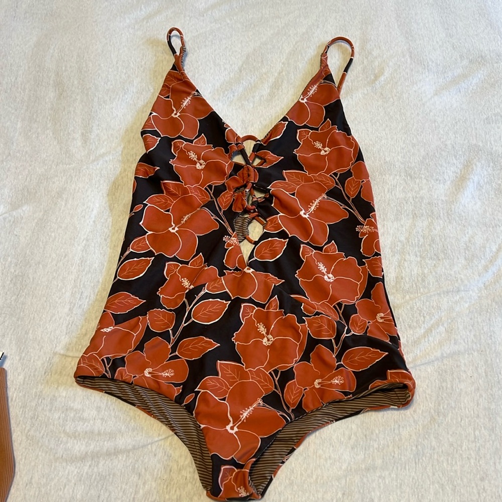 Acacia kokomo mid pacific one piece size mediumm